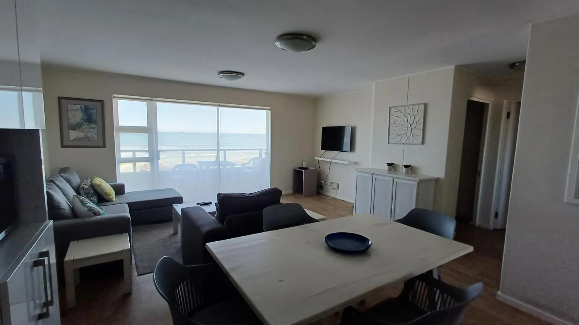 Apartment Cape Town Beachfront Accommodation In Blouberg Bloubergstrand South Africa