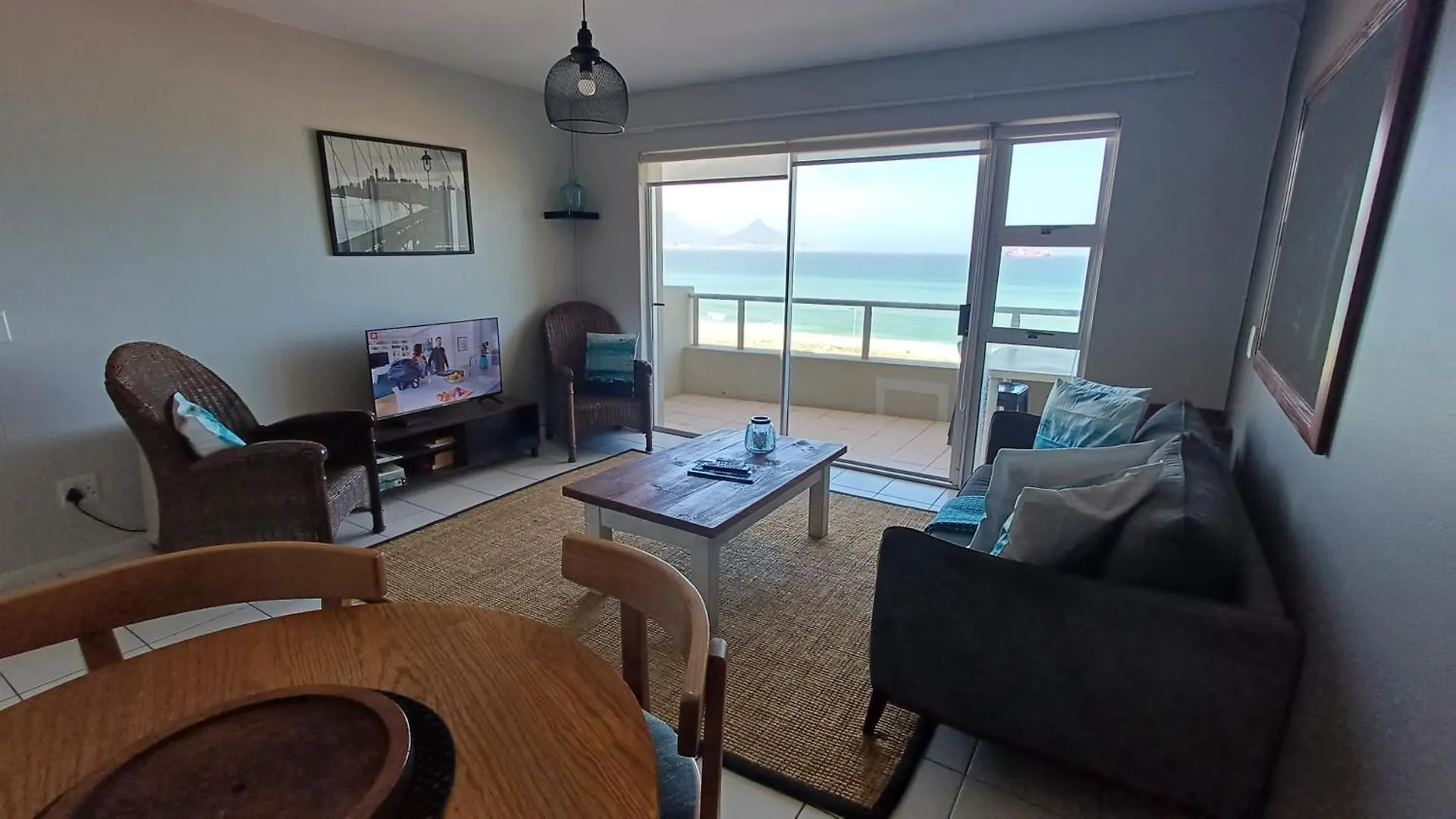 Cape Town Beachfront Accommodation In Blouberg Bloubergstrand