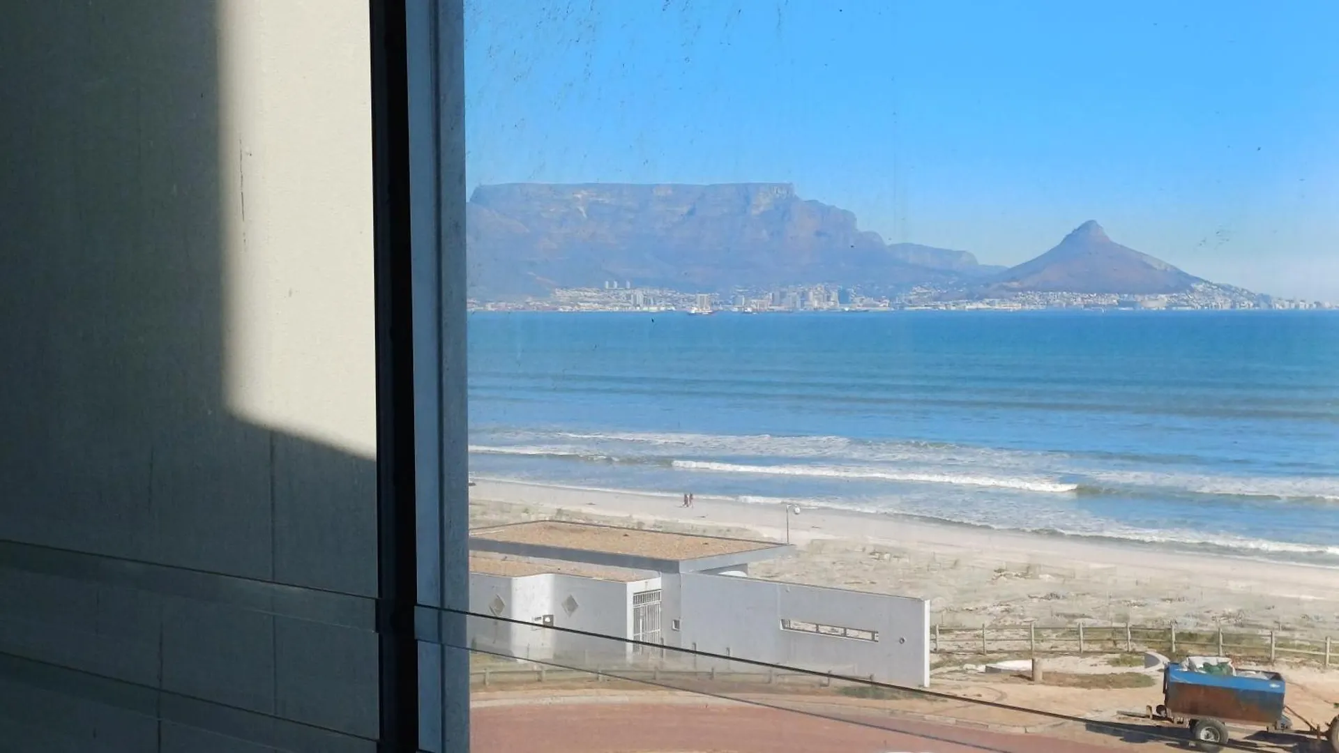 Cape Town Beachfront Accommodation In Blouberg ブロウベルフストランド アパート