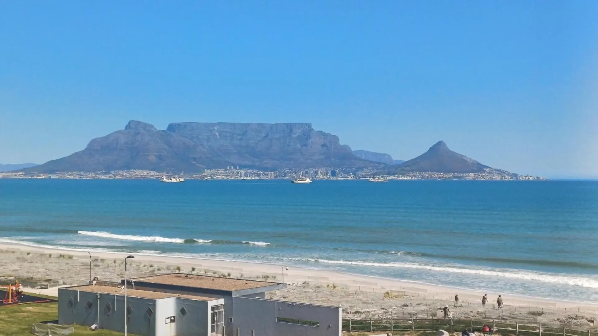 Cape Town Beachfront Accommodation In Blouberg ブロウベルフストランド 0*,  南アフリカ